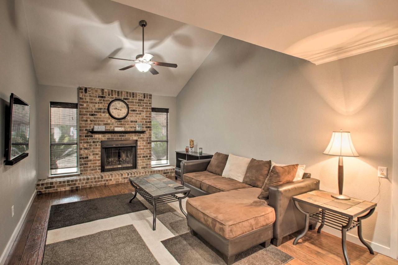 2-Story Pensacola Home With Game Room And Private Yard Zewnętrze zdjęcie