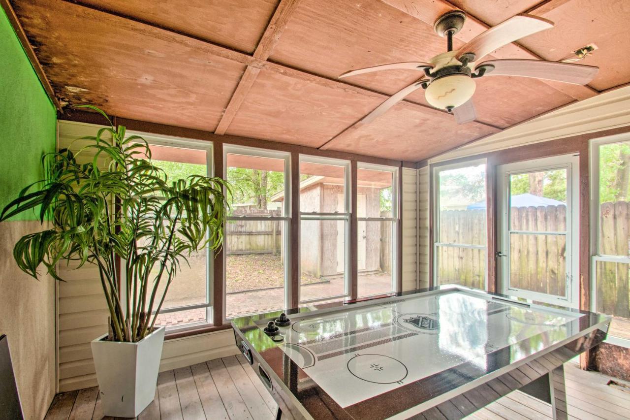 2-Story Pensacola Home With Game Room And Private Yard Zewnętrze zdjęcie